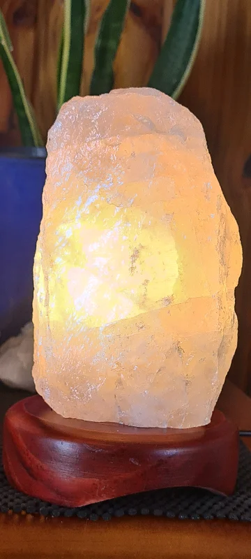 Lava Lamps for Cupcake Shops to Create a Sweet AtmosphereSale🔥ROSE QUARTZ LAMP number 2