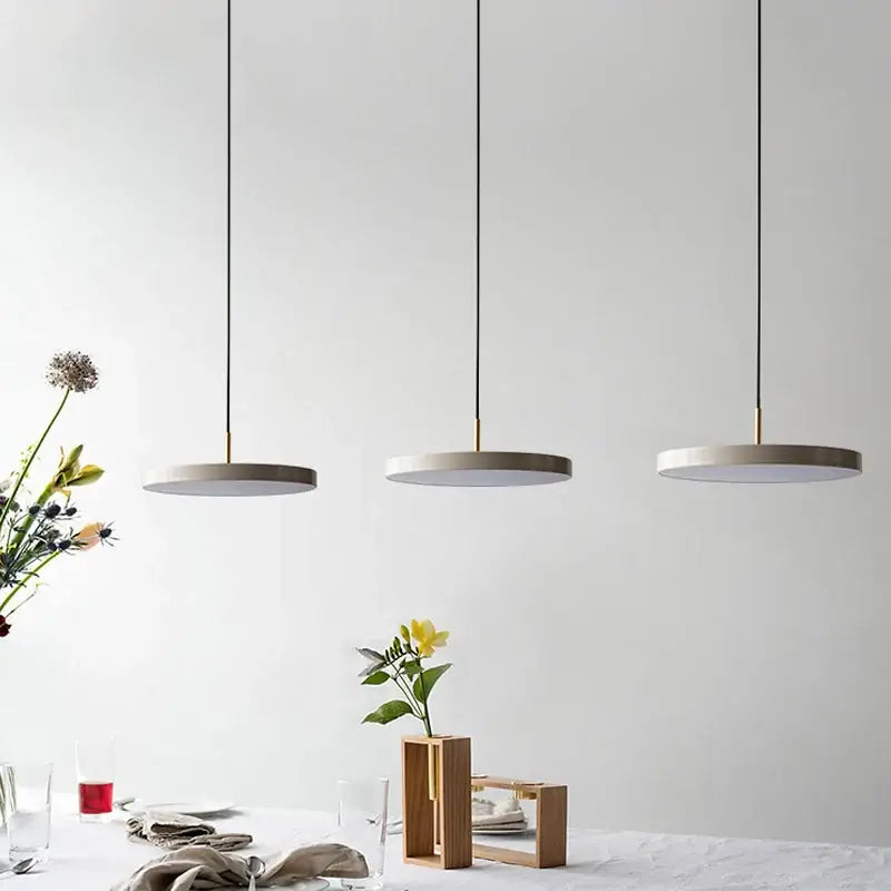 Lava Lamps for Italian Restaurants to Enhance the RomanceMinimalist Metal Hanging Lamp