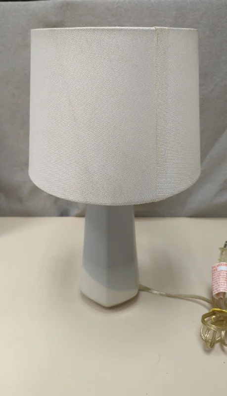 Lava Lamps for Barbecue Joints to Make it More InvitingBLUE TONE/WHITE LAMP