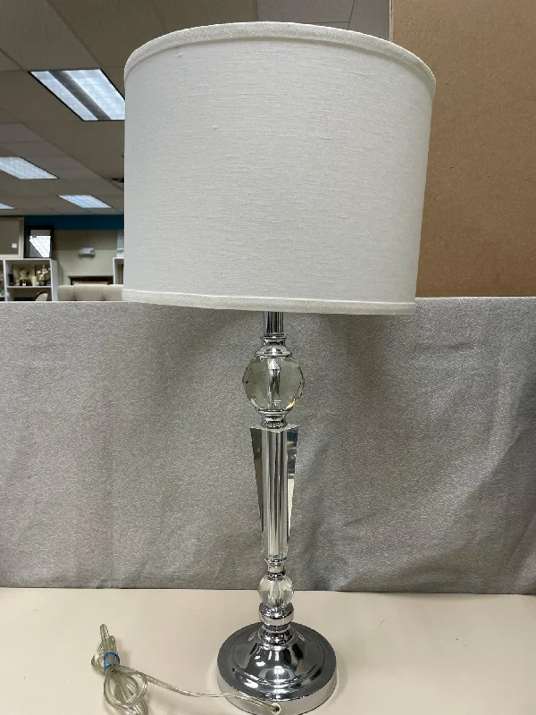 Lava Lamps for Artisan Bakeries to Enhance the DisplaySILVER/CLEAR BASE LAMP