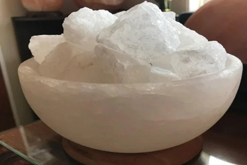 Salt Lamps for Yoga and Meditation SpacesWhite Fire Bowl Crystal Salt Lamp