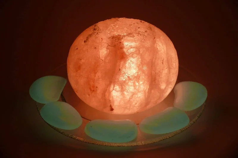 Salt Lamps for Holistic Health and WellnessMoon Himalayan salt lamp