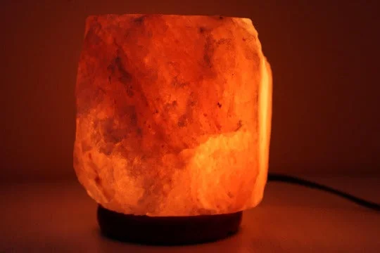 Salt Lamps for Aromatherapy IntegrationHimalayan salt lamp oil burner