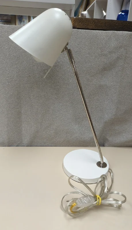 Lava Lamps for Wedding Venues' Lounge AreasWHITE METAL DESK LAMP