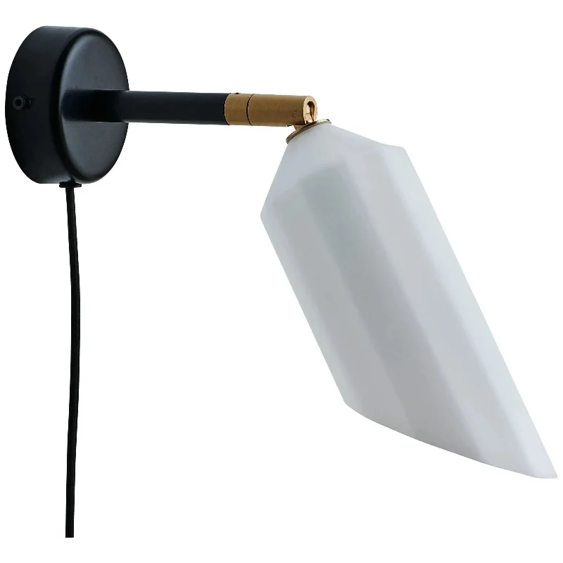 Pliverre Plug-In Wall Sconce