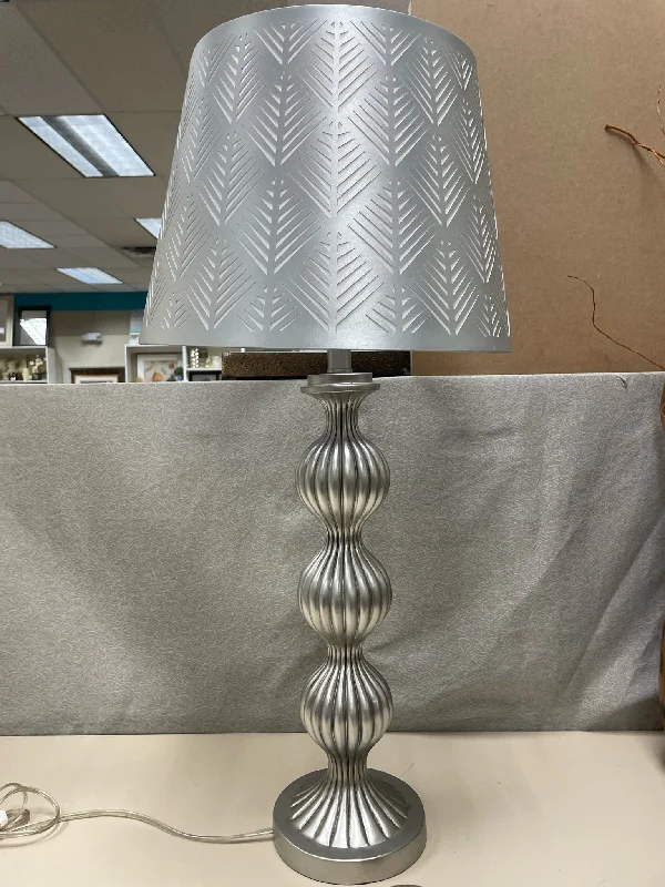 Lava Lamps for Chinese Restaurants to Create a Festive AtmosphereSILVER SHADE LAMP W/SILVER BASE Lava Lamps for Chinese Restaurants to Create a Festive AtmosphereSILVER SHADE LAMP W/SILVER BASE