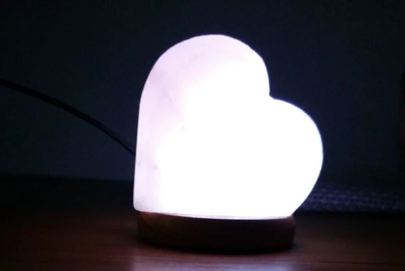 Salt Lamps for Game Rooms to Add a Unique ElementWhite Heart Salt Lamp USB