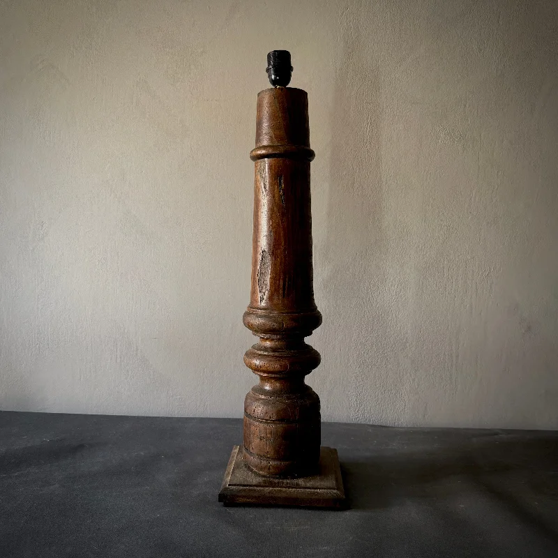 Industrial Task Lighting for Precision WorkstationsWood Lamp