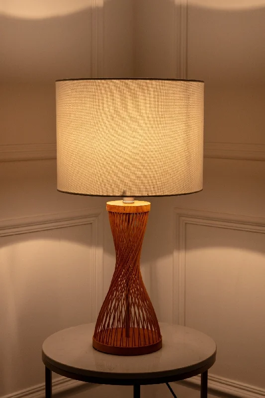 Salt Lamps for Aromatherapy IntegrationUno Table Lamp