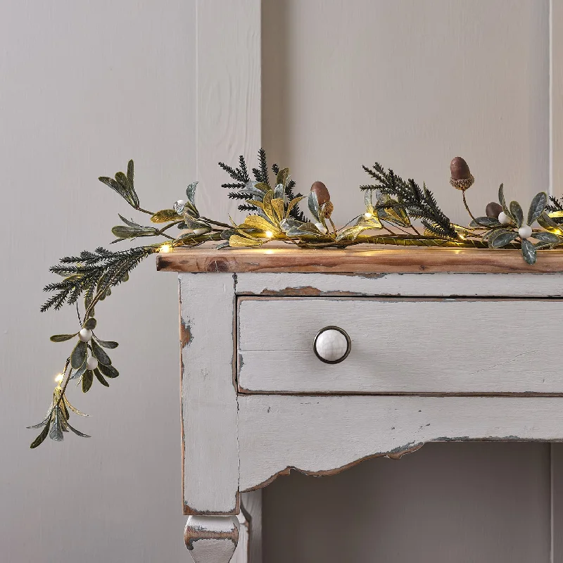 String Lights for Outdoor Dining Areas1.5m Classic Acorn & Winter Foliage Garland Micro Light Bundle String Lights for Outdoor Dining Areas1.5m Classic Acorn & Winter Foliage Garland Micro Light Bundle