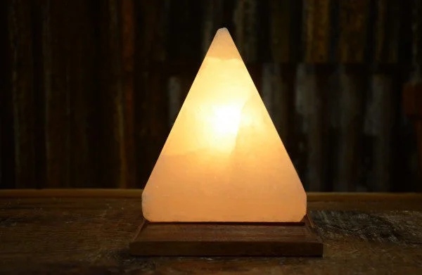 Salt Lamps for Reading Nooks to Create a Relaxing SpacePyramid Lamp