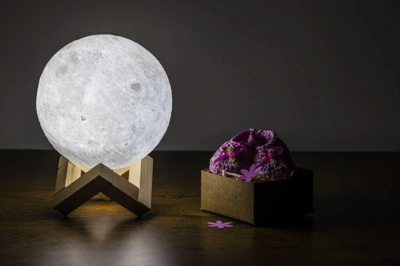 Salt Lamps for Art Studios to Set a Creative MoodMoon Lamp UK size Medium