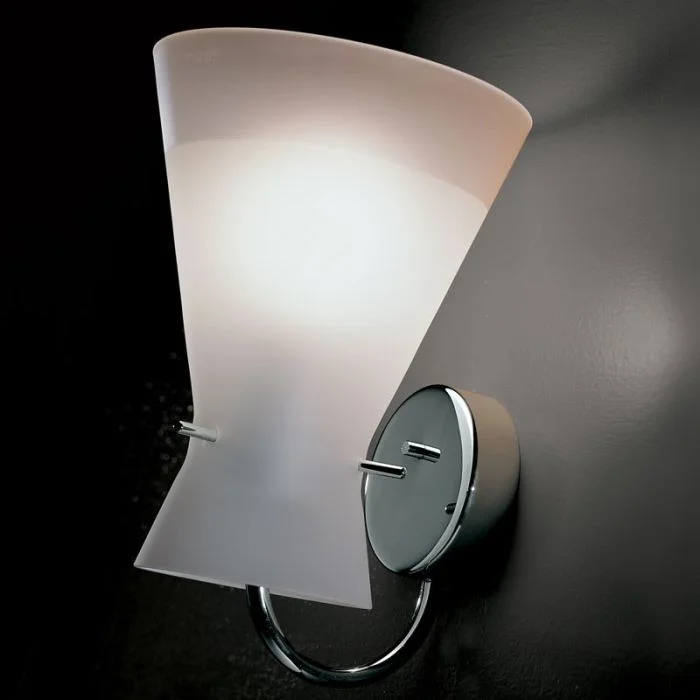coastal style wall lamps with nautical elements for beachfront homesStylish White Frosted Murano Glass Wall Light