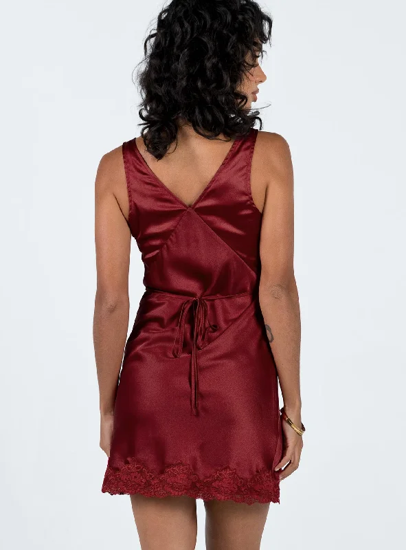 Athenia Mini Dress Burgundy