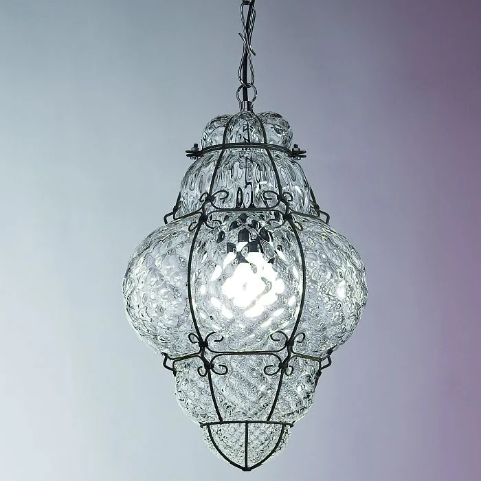 Chandeliers with Metal Frames in Silver FinishClassic Lantern Pendant In 3 Colours Chandeliers with Metal Frames in Silver FinishClassic Lantern Pendant In 3 Colours