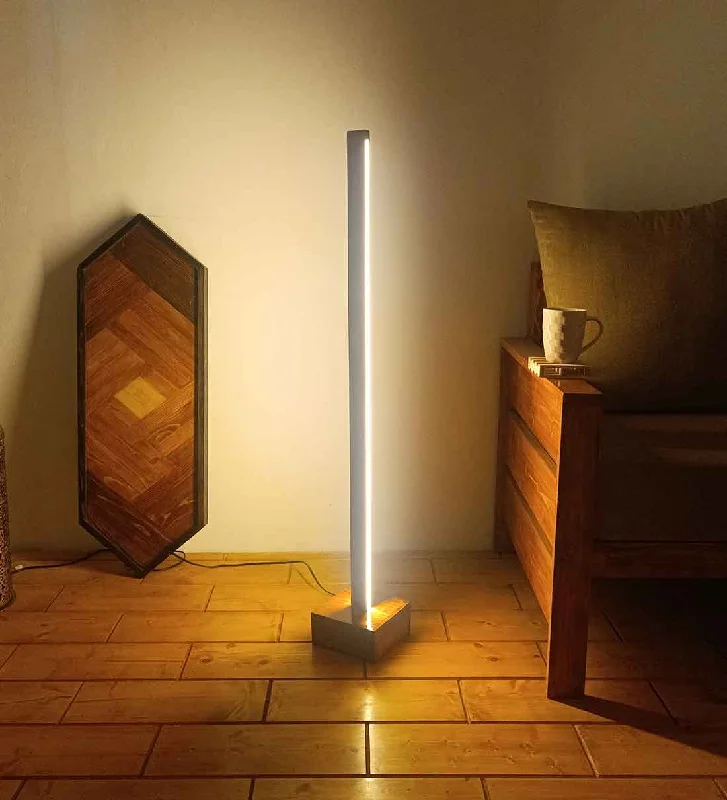 Rustic Farmhouse Style Floor Lamp for Cozy BedroomsSolid Wood Excalibur LED Floor Lamp With Brown Base Rustic Farmhouse Style Floor Lamp for Cozy BedroomsSolid Wood Excalibur LED Floor Lamp With Brown Base