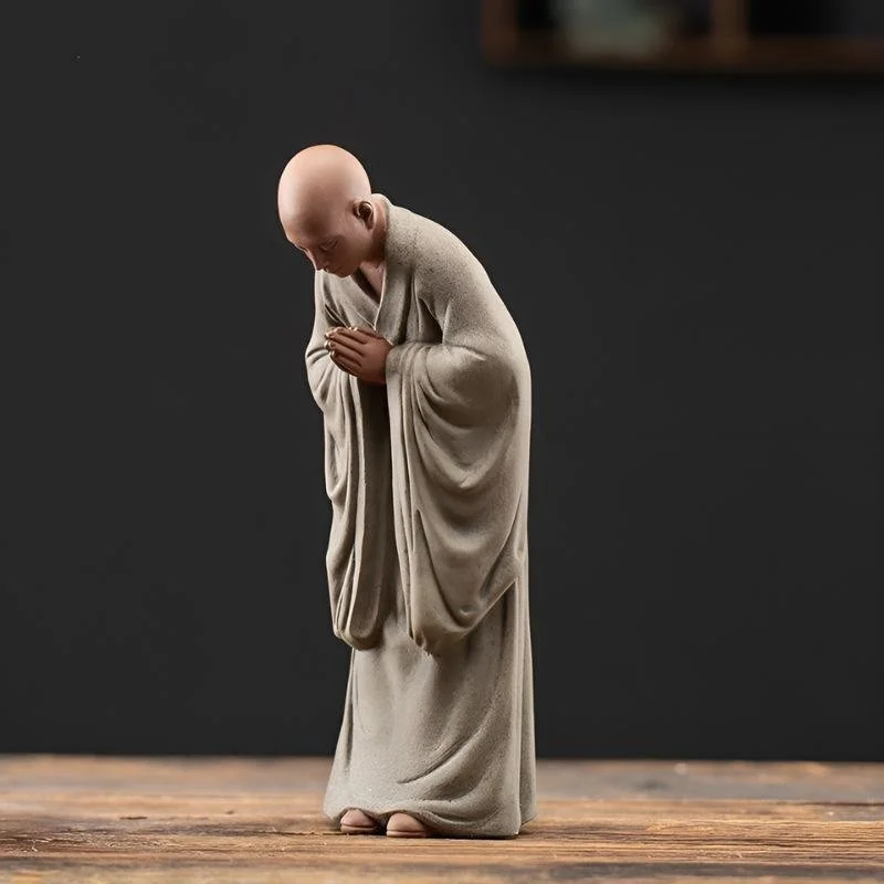 B - 2.3" x 1.5" x 5.9" / 6cm x 4cm x 15cm